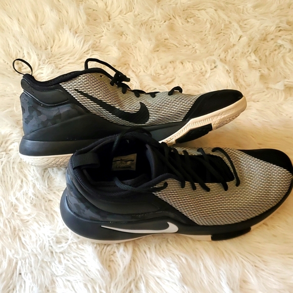 Nike Lebron Witness II EP 2 Black and White - Picture 4 of 6